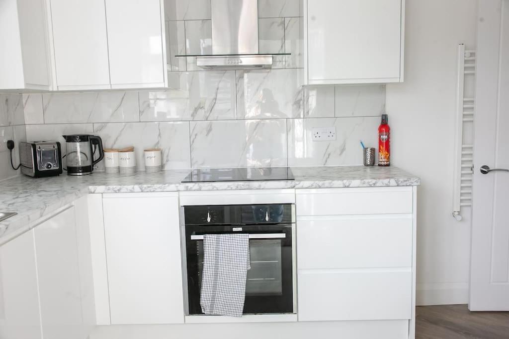 Coastal Haven In Leigh-On-Sea Apartment Сътън он Сий Екстериор снимка